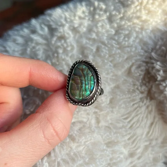 Abalone Shell Ring - Picture 3 of 7